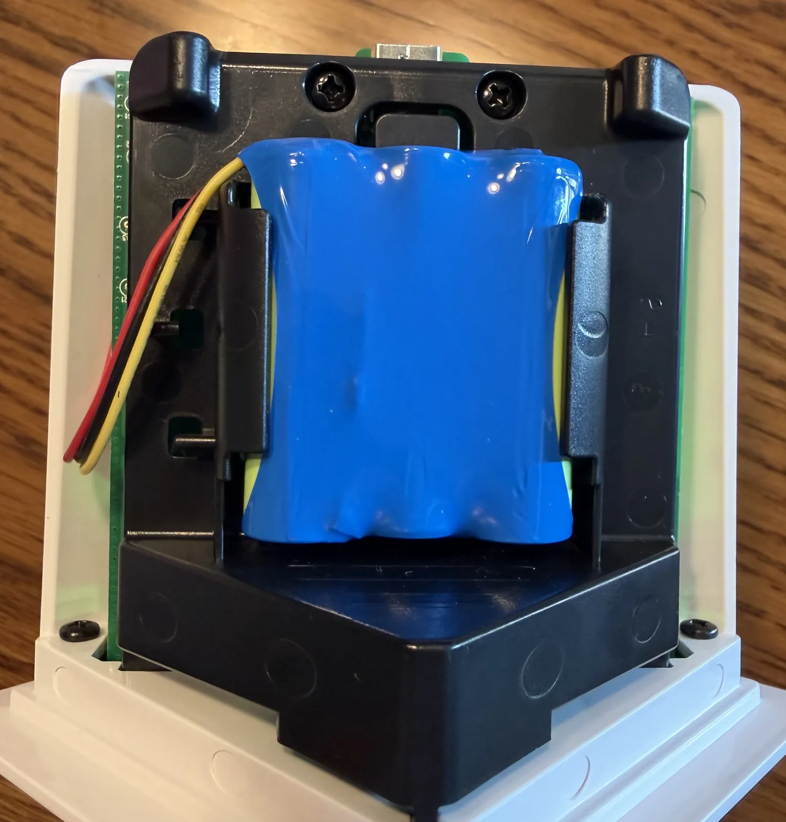 Side view of the battery in place